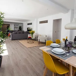 Isg Downtown Family Haven Free Parking Spot , Sevilla España